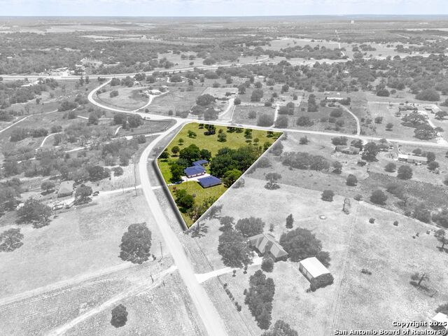 Listing photo id 61 for 103 Misty Bend