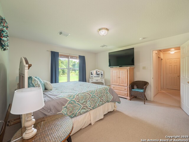 Listing photo id 15 for 658 Lakeview Dr