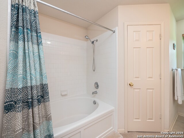 Listing photo id 17 for 658 Lakeview Dr