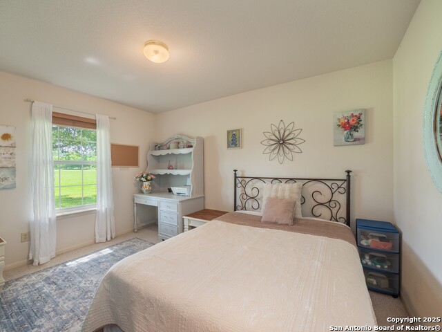 Listing photo id 18 for 658 Lakeview Dr