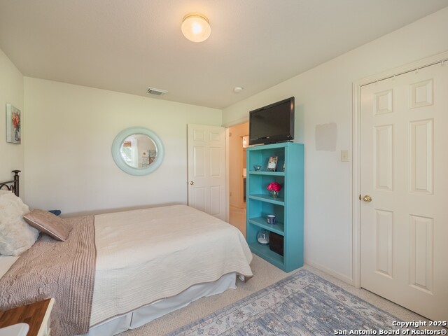 Listing photo id 19 for 658 Lakeview Dr