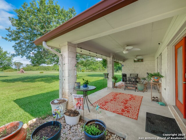 Listing photo id 23 for 658 Lakeview Dr