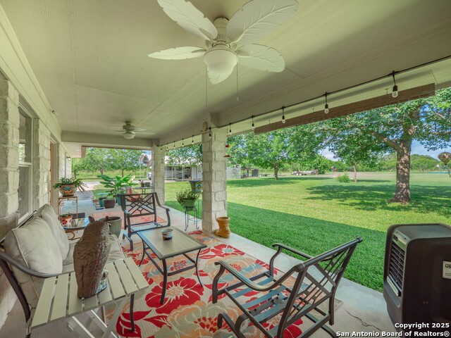 Listing photo id 24 for 658 Lakeview Dr