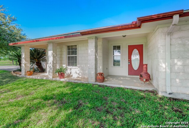 Listing photo id 1 for 658 Lakeview Dr
