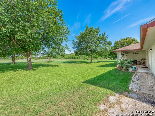 Listing photo id 28 for 658 Lakeview Dr