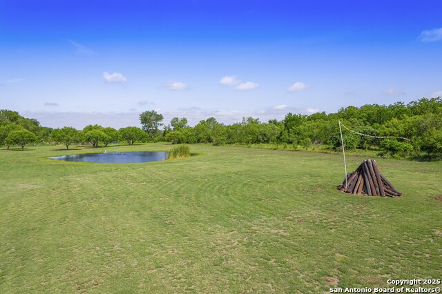 Listing photo id 34 for 658 Lakeview Dr