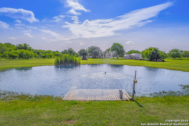 Listing photo id 35 for 658 Lakeview Dr