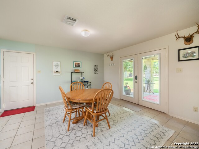 Listing photo id 7 for 658 Lakeview Dr