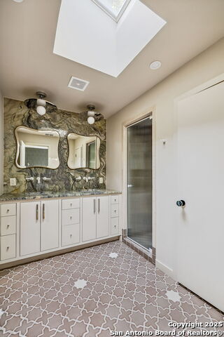 Listing photo id 33 for 2330 Blanton Dr