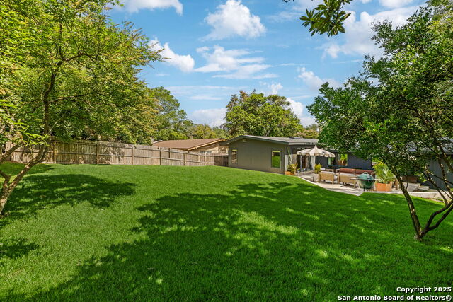 Listing photo id 40 for 2330 Blanton Dr
