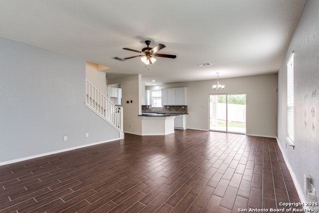 Listing photo id 10 for 6719 Loma Blanca