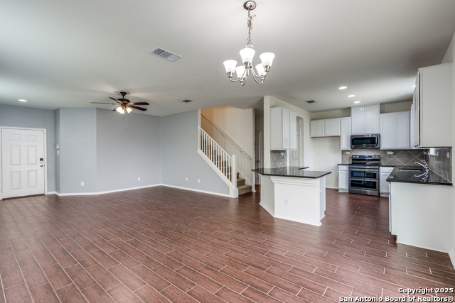 Listing photo id 2 for 6719 Loma Blanca