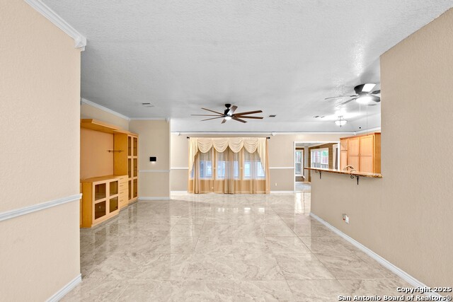 Listing photo id 10 for 6739 Tezel Bend
