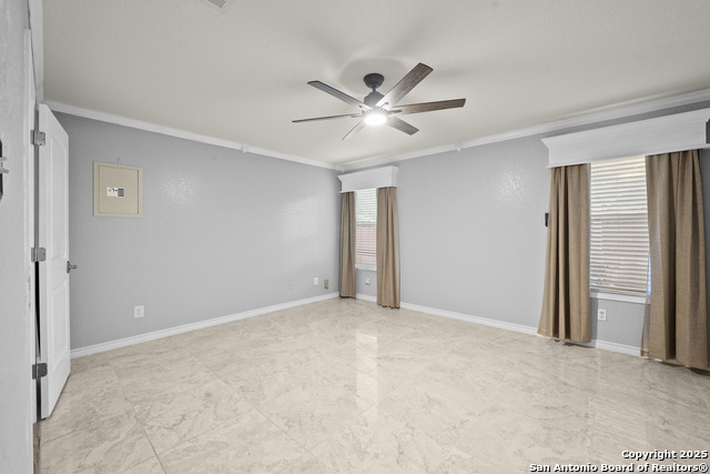 Listing photo id 14 for 6739 Tezel Bend