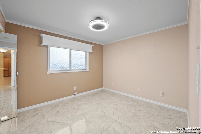 Listing photo id 21 for 6739 Tezel Bend