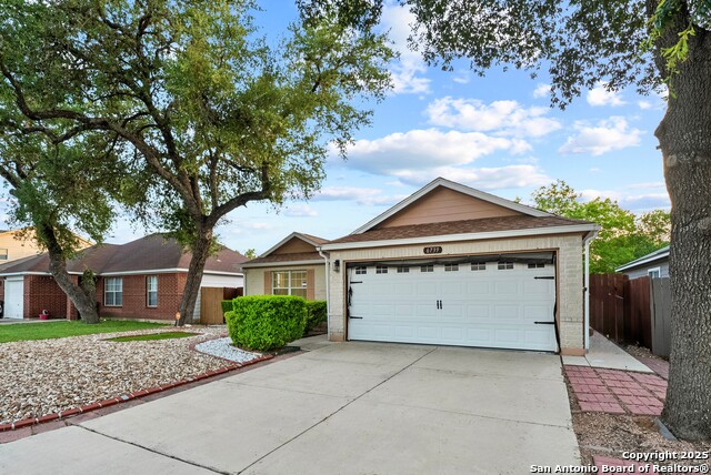 Listing photo id 30 for 6739 Tezel Bend