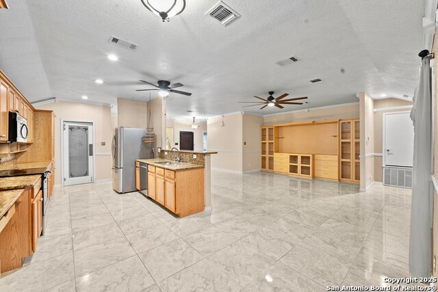Listing photo id 5 for 6739 Tezel Bend