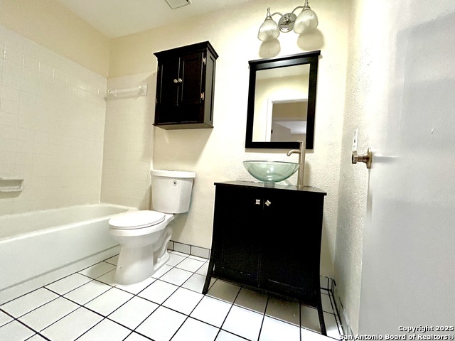 Image 17 of 28 For 5904 Spring Valley
