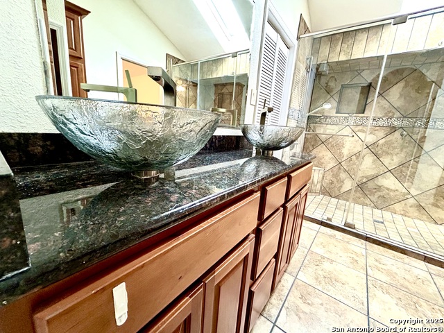 Image 20 of 28 For 5904 Spring Valley