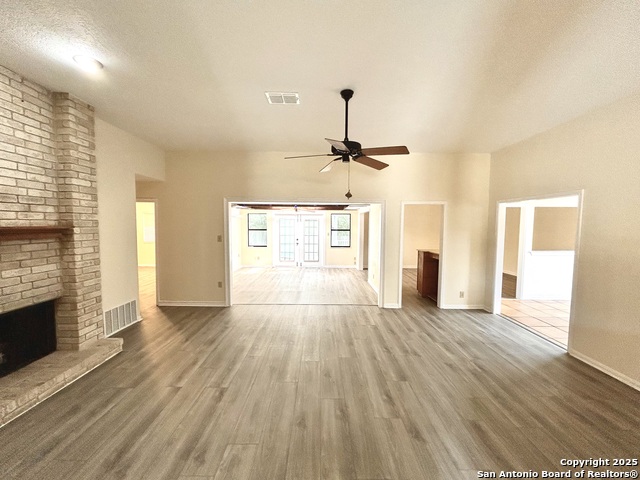 Image 4 of 28 For 5904 Spring Valley