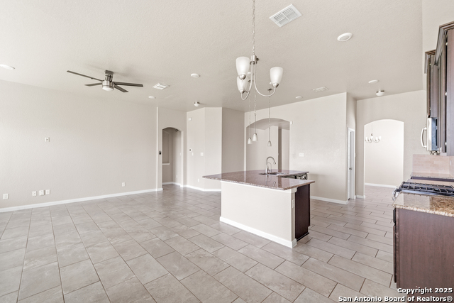 Listing photo id 8 for 8132 Chasemont Ct.