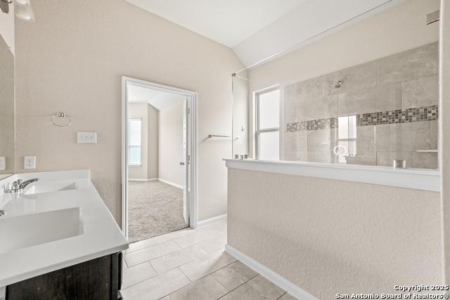 Listing photo id 12 for 8132 Chasemont Ct.