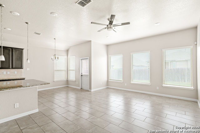 Listing photo id 3 for 8132 Chasemont Ct.