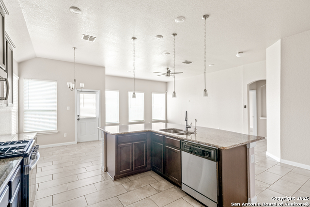 Listing photo id 6 for 8132 Chasemont Ct.