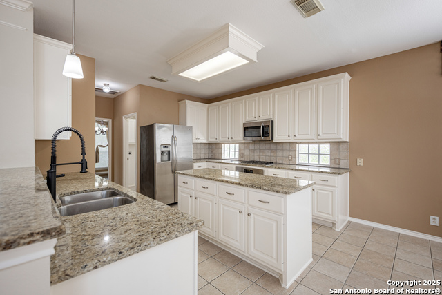 Image 17 of 42 For 21503 Promontory Cir