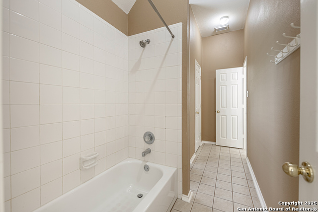 Image 32 of 42 For 21503 Promontory Cir