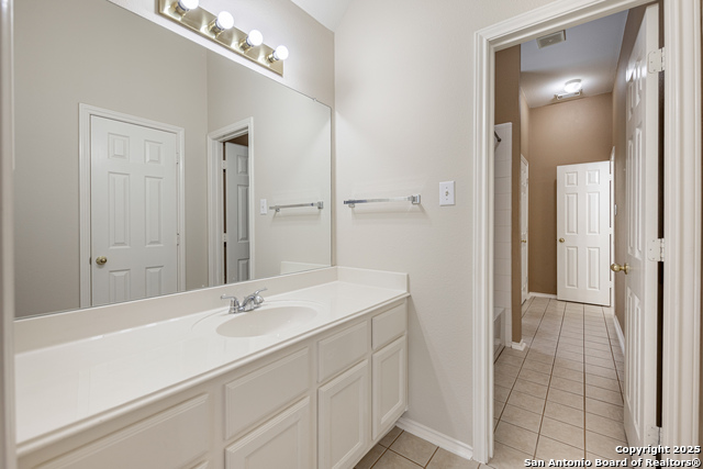 Image 33 of 42 For 21503 Promontory Cir