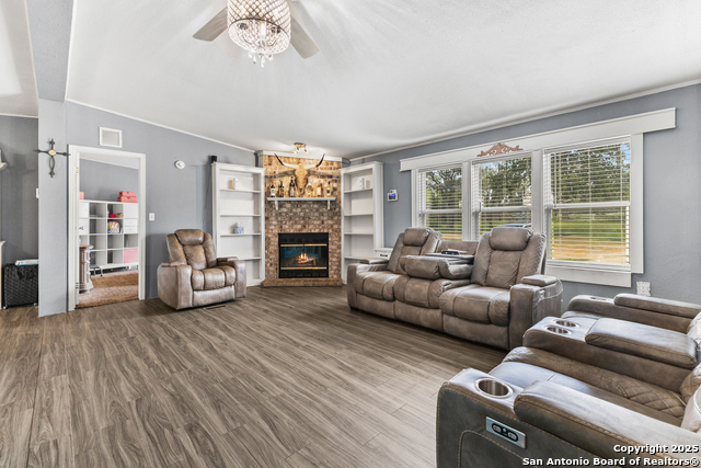 Listing photo id 1 for 448 Patton