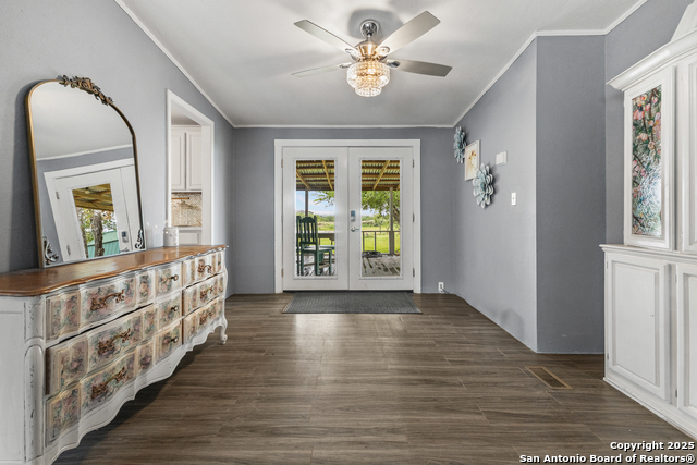 Listing photo id 3 for 448 Patton