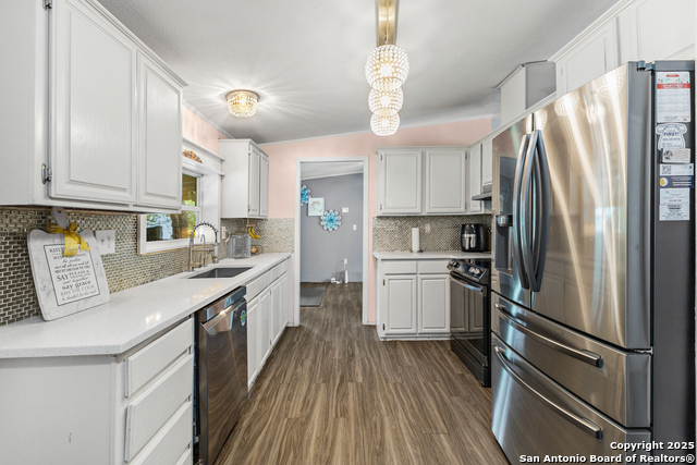 Listing photo id 4 for 448 Patton