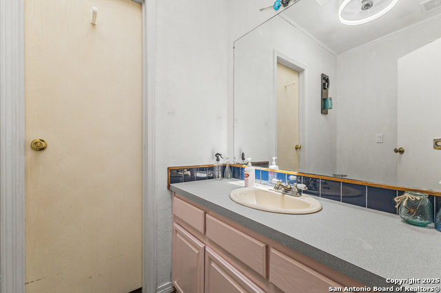 Listing photo id 7 for 448 Patton