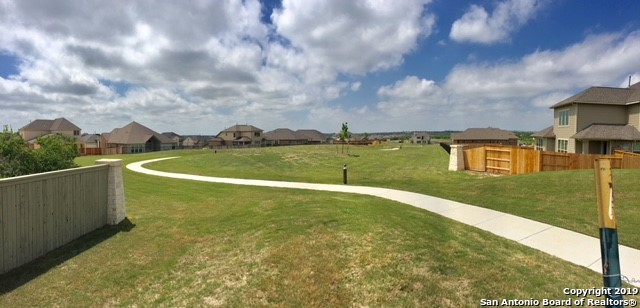 Listing photo id 6 for 444 Foxbrook Way