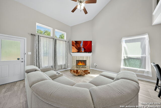 Image 10 of 35 For 8113 Breezy Cove