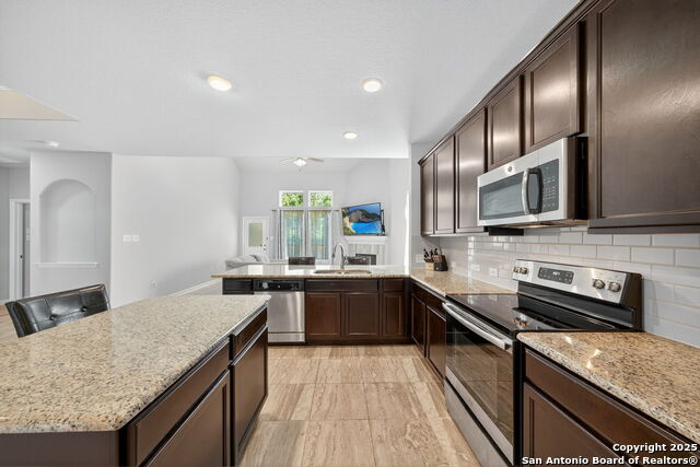 Image 16 of 35 For 8113 Breezy Cove