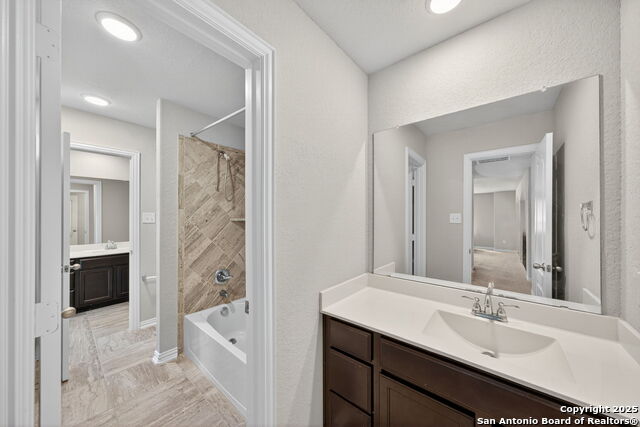 Image 28 of 35 For 8113 Breezy Cove