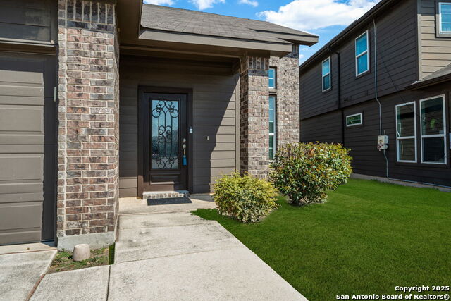 Image 5 of 35 For 8113 Breezy Cove