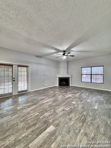 Image 5 of 28 For 21551 Hyerwood