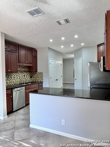 Image 7 of 28 For 21551 Hyerwood
