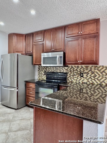 Image 8 of 28 For 21551 Hyerwood