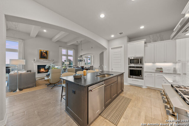 Listing photo id 21 for 6703 Bella Colina