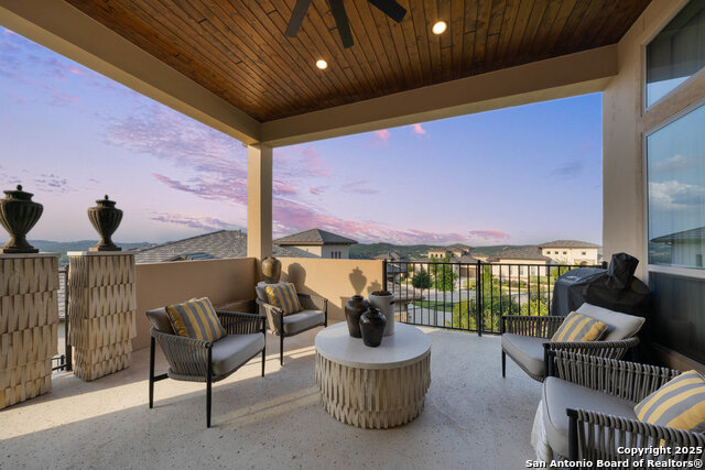 Listing photo id 46 for 6703 Bella Colina
