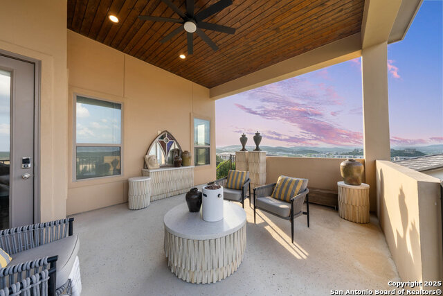 Listing photo id 48 for 6703 Bella Colina