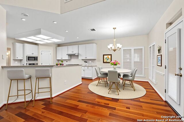 Listing photo id 11 for 614 Walder Trail