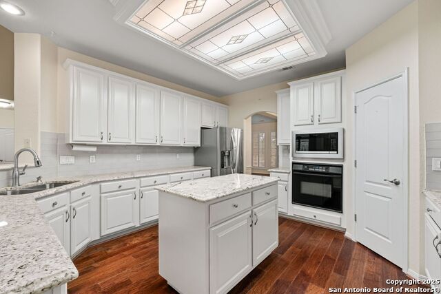 Listing photo id 13 for 614 Walder Trail