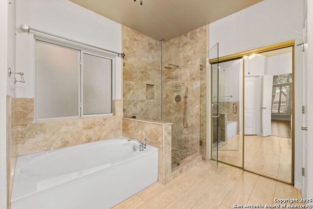Listing photo id 19 for 614 Walder Trail