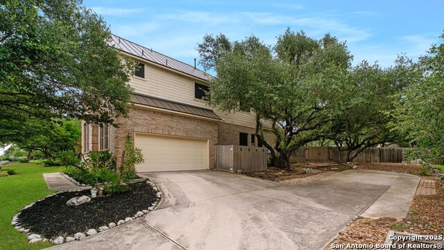 Listing photo id 28 for 614 Walder Trail